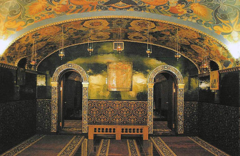 В пещерном храме Фёдоровского Собора
